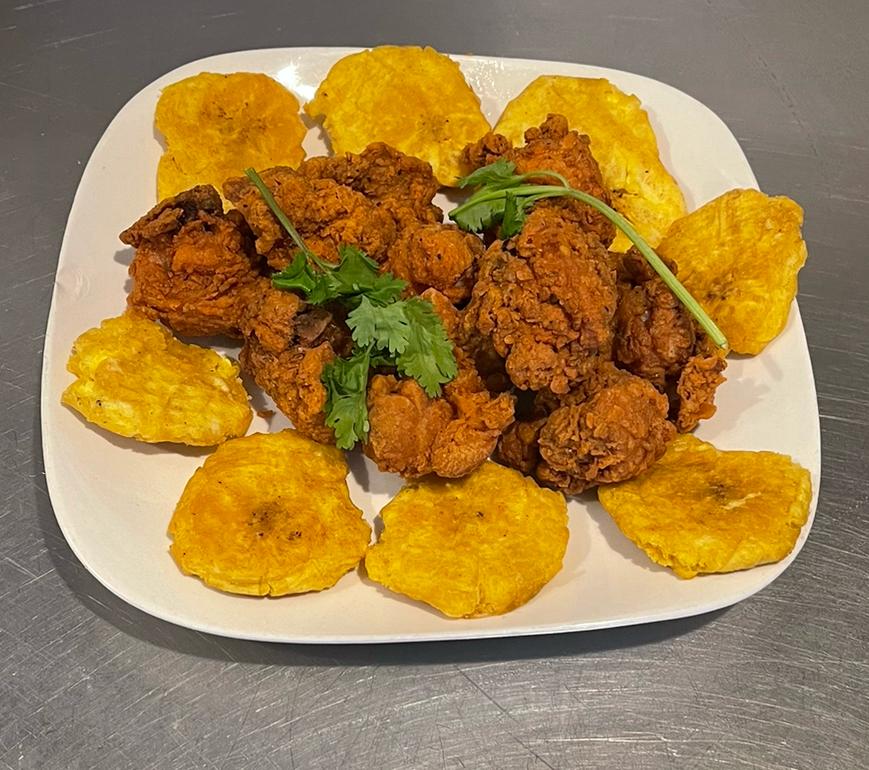 Hand-crafted Dominican plate at Conuco